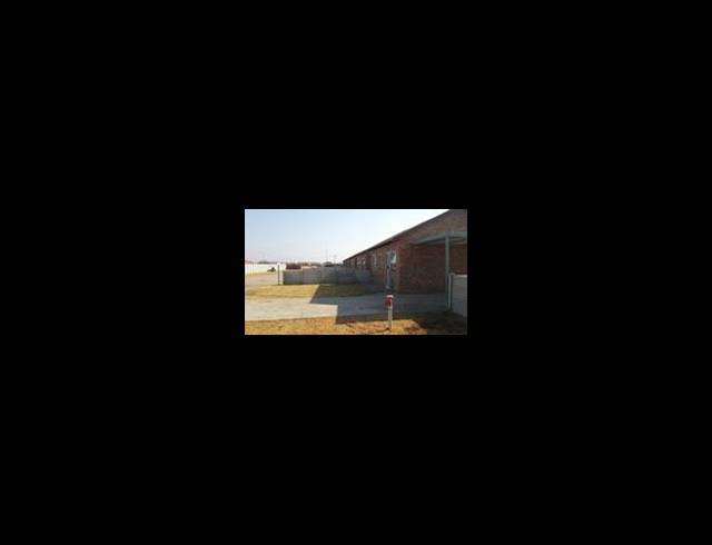 2 BEDROOM TOWNHOUSE FOR SALE IN RIVERSDALE